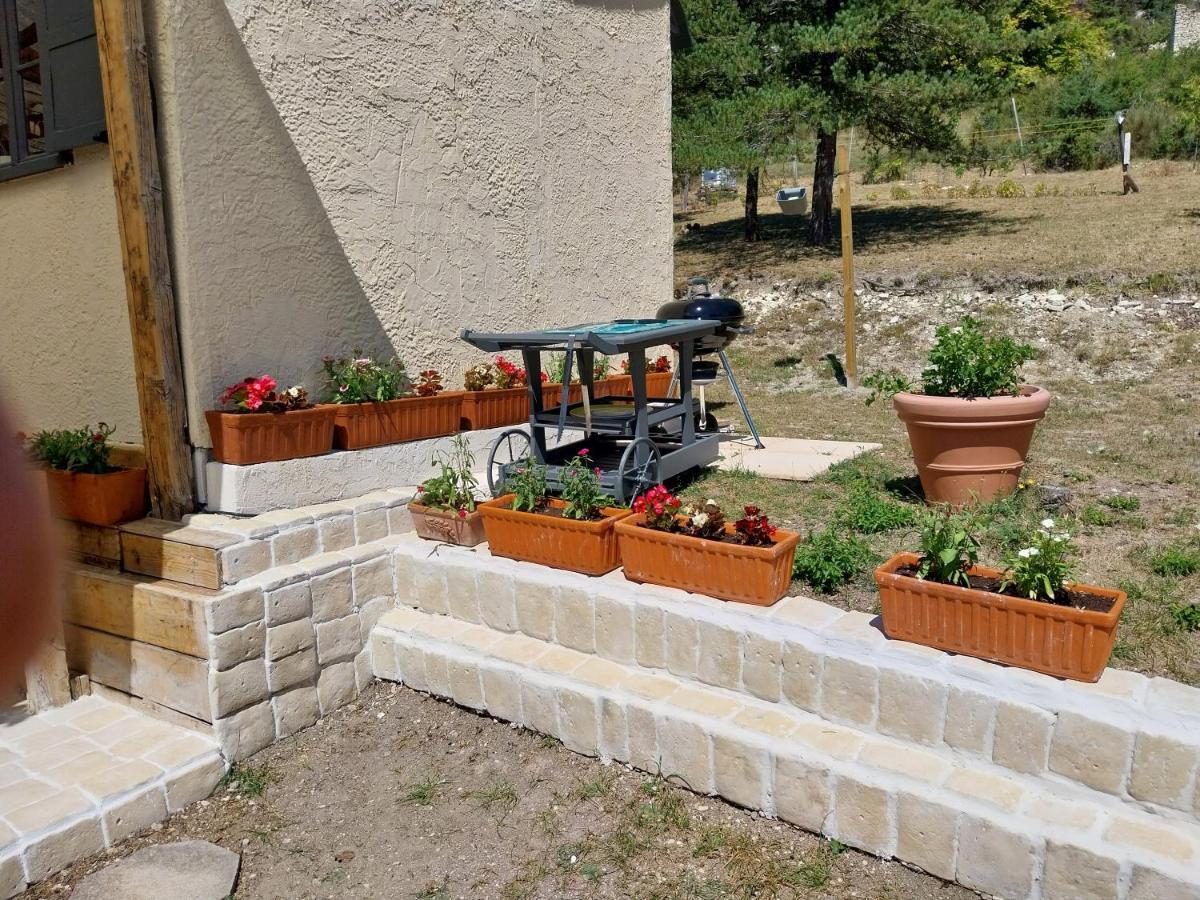Petit Studio Dans La Prairie Saint-Auban  Eksteriør bilde